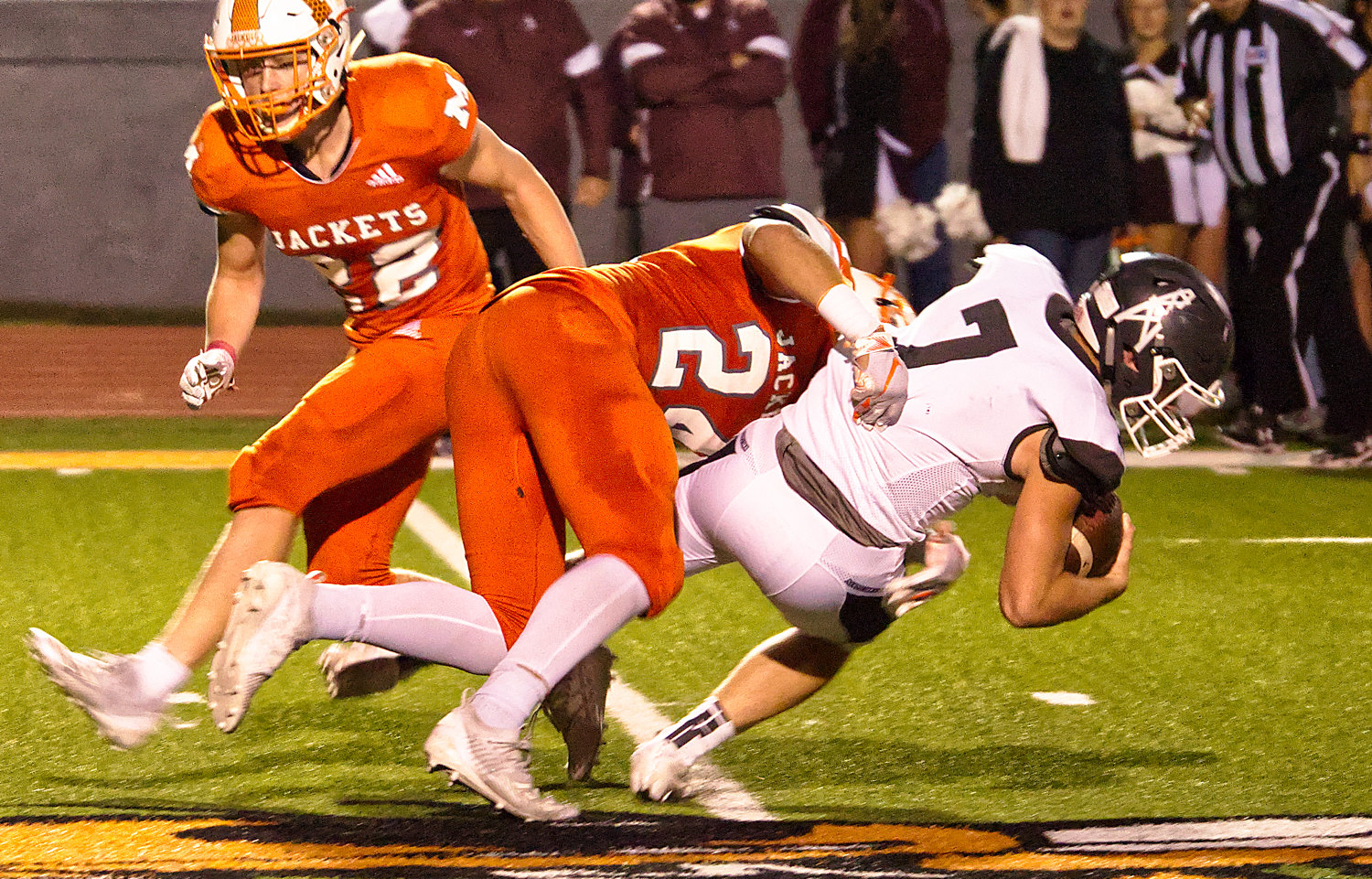 Kobe Kendrick (24) makes the tackle for Mineola in Friday’s 44-7 win over White Oak.